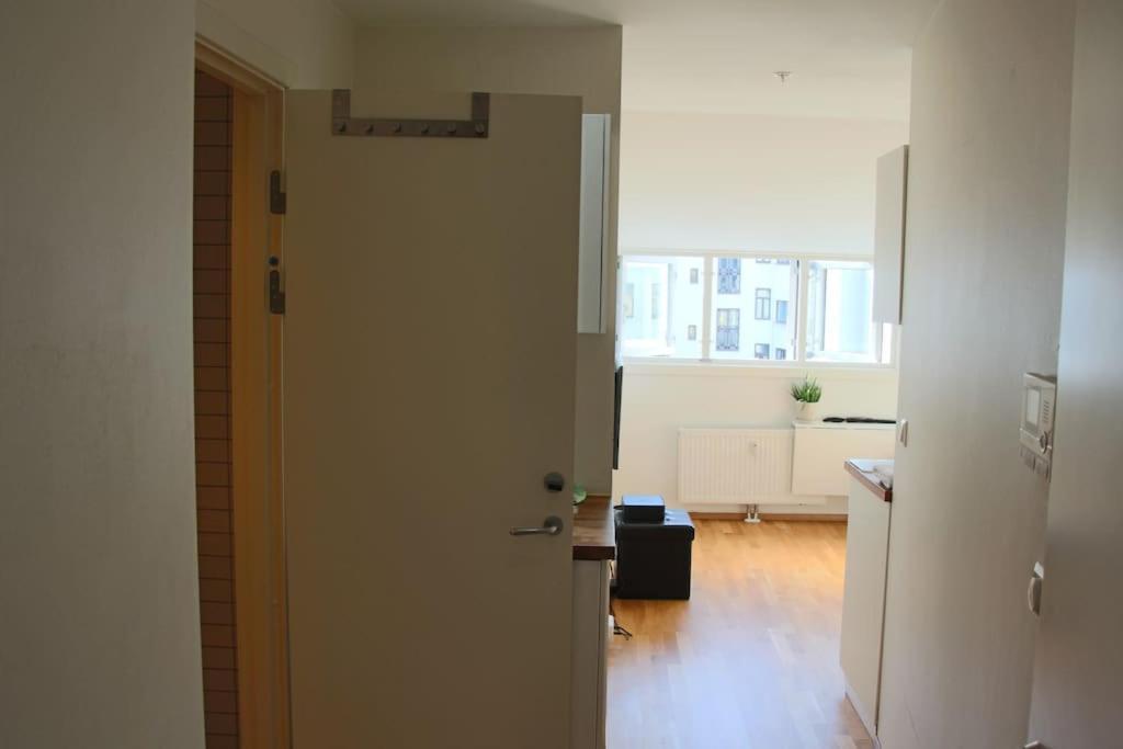 Small, Quiet And I Apartamento *
